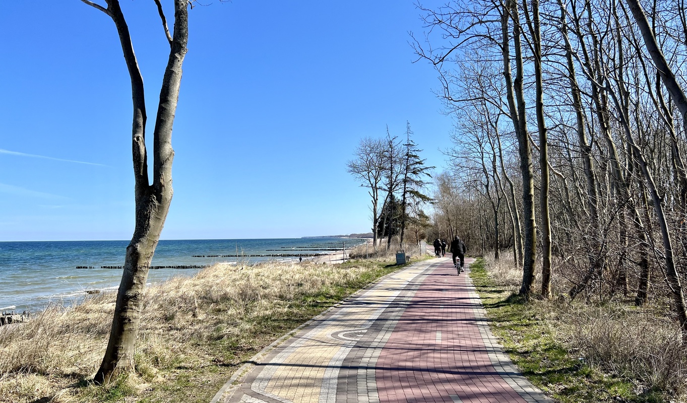 Trasa rowerowa R10 z widokiem na plaże