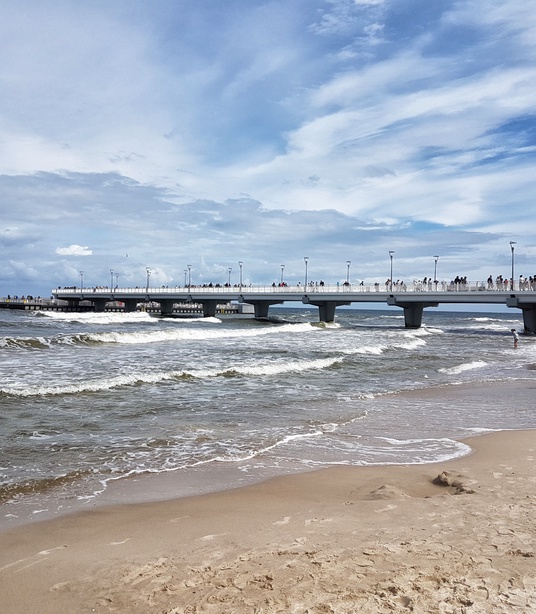 Molo w Kołobrzegu znajdujące się w dzielnicy uzdrowiskowej